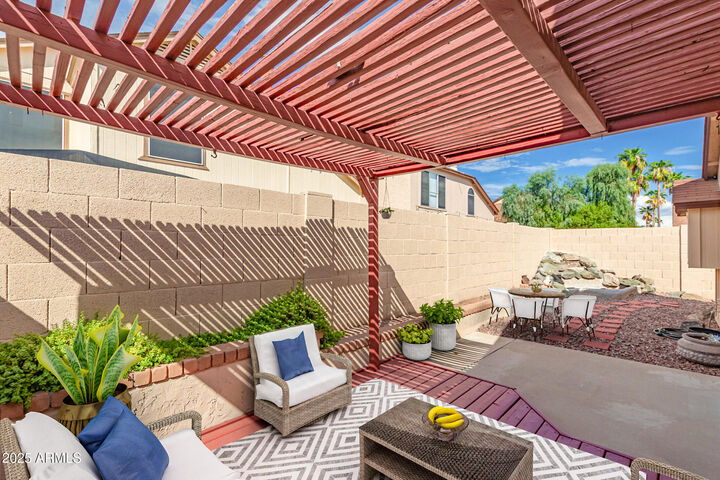 Property Photo: 502 E Topeka Drive AZ 85024