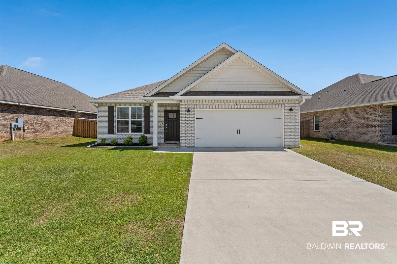 Property Photo: 1096 Pheasant Circle AL 36535
