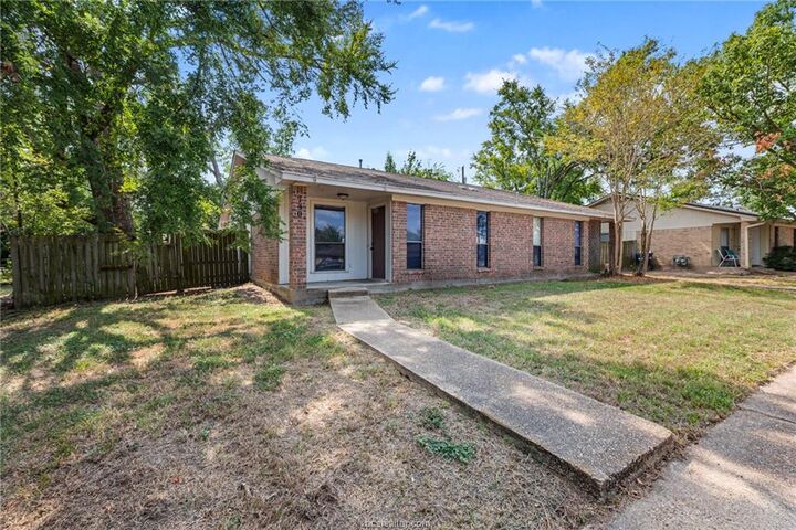 Property Photo: 730 San Saba TX 77845