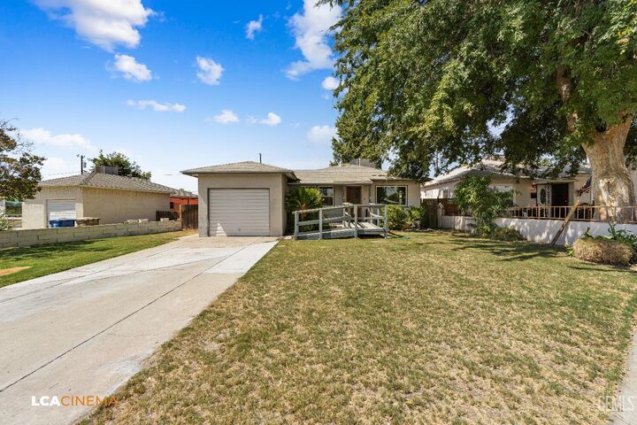 Property Photo:  1921 Esther Drive  CA 93308 
