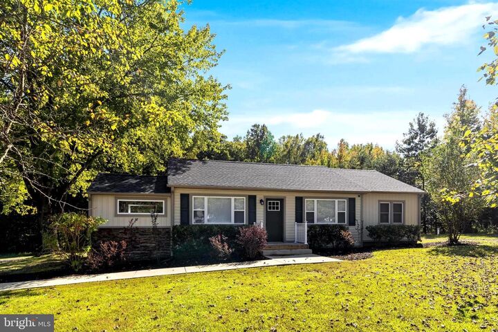 Property Photo: 7655 Hawthorne Road MD 20646