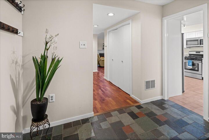 Property Photo:  681 Meetinghouse Road 15  PA 19027 