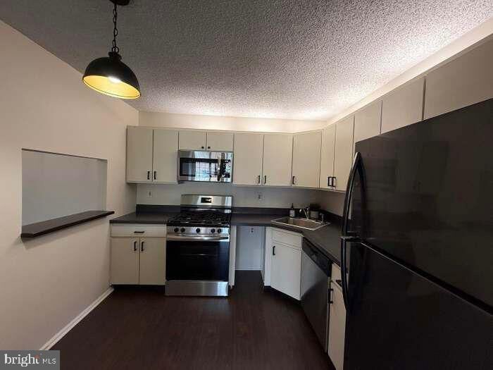 Property Photo:  65 Joyner Court  NJ 08648 