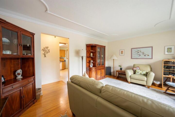 Property Photo:  931 Crescent Drive  MB R3T 1X6 