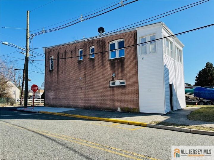 Property Photo:  97 Ford Avenue 1  NJ 08863 