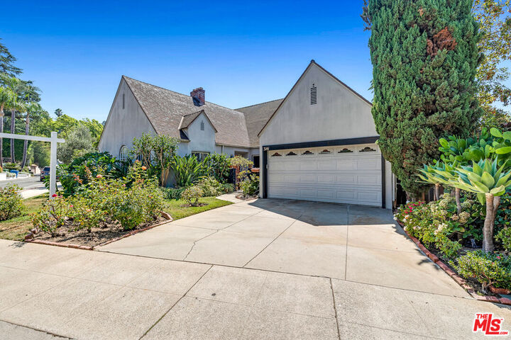 3141 E La Suvida Dr  Los Angeles CA 90068 photo