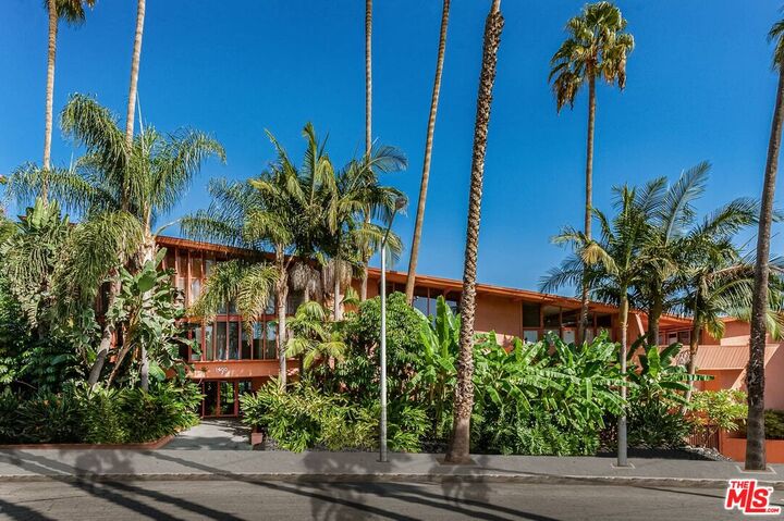 Property Photo: 1400 N Hayworth Ave CA 90046