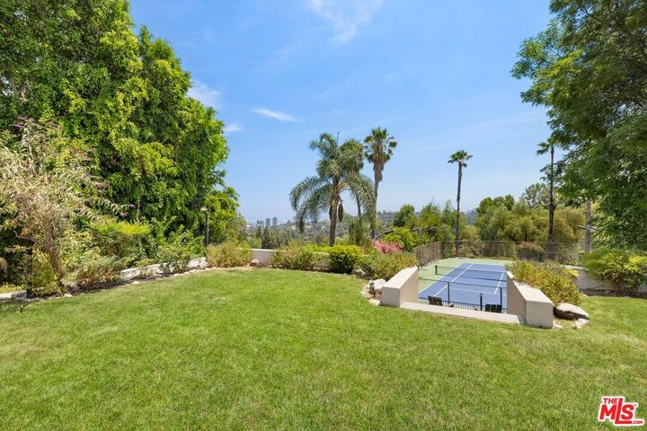 Property Photo:  16820 Oak View Dr  CA 91436 