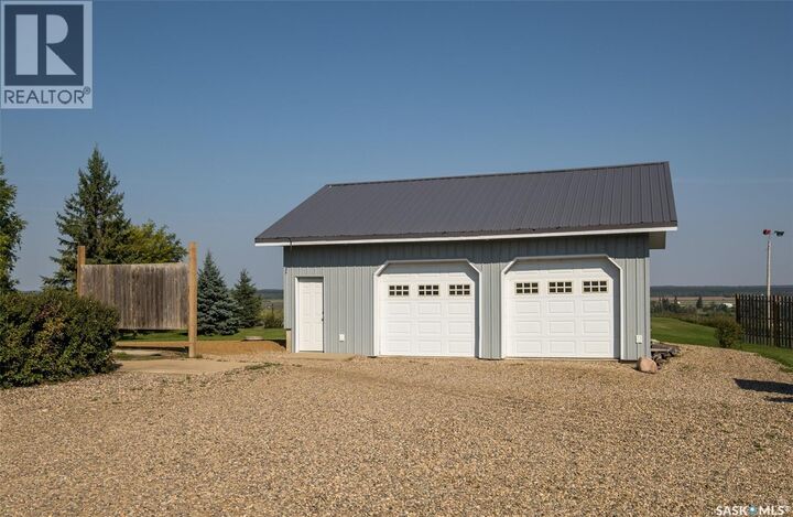 Property Photo:  302 East Land  SK S6V 6J9 