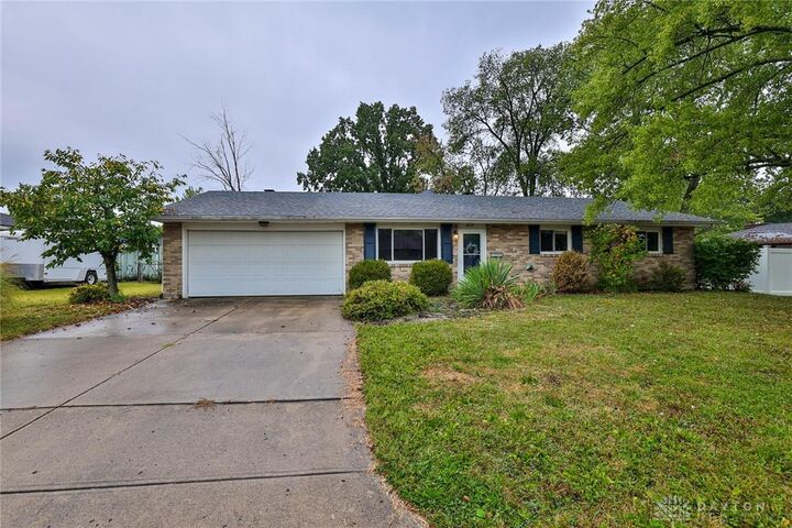Property Photo: 6029 Imperial Hills Drive OH 45414