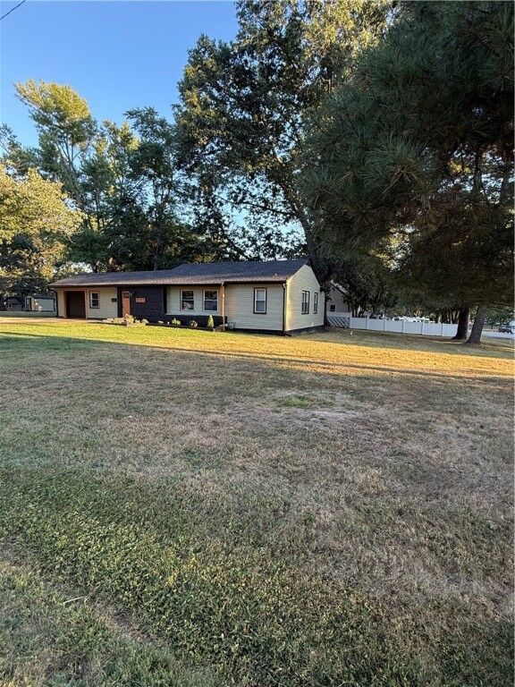 Property Photo:  3109 E Cherry Drive  IL 62521 