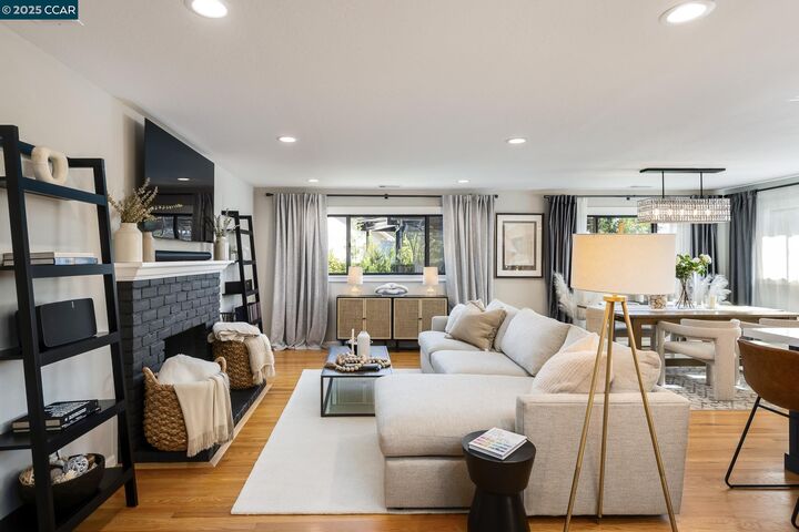 Property Photo: 4633 Lockridge Way CA 94546