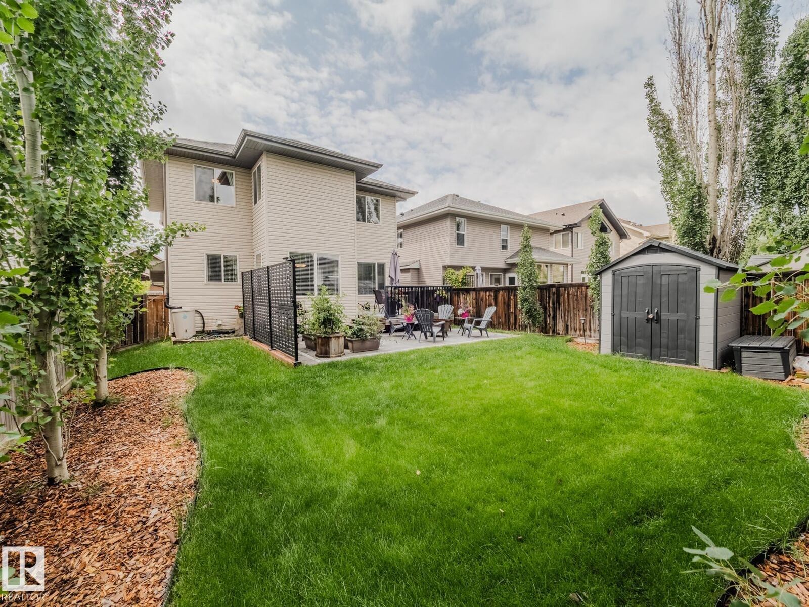 Property Photo:  5307 61 Street  AB T6T 1H1 