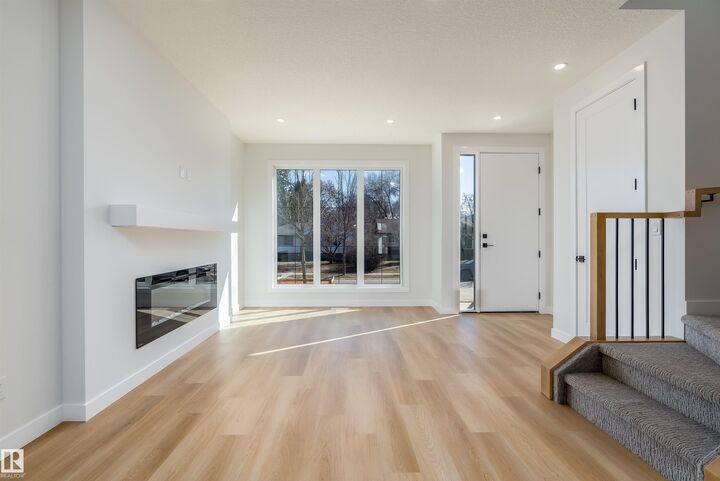 Property Photo:  9540 148 Street NW  AB T5N 3E4 
