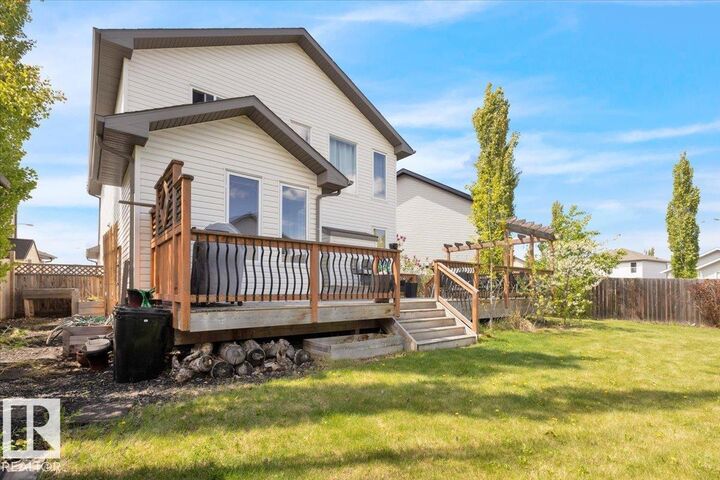 Property Photo:  815 Foxwood Bay  AB T8A 4T2 