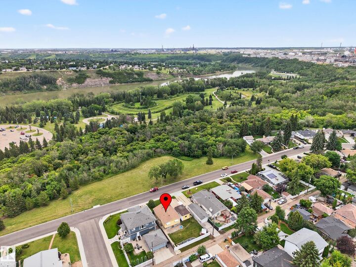 Property Photo:  10752 43 Street NW  AB T6A 1V4 
