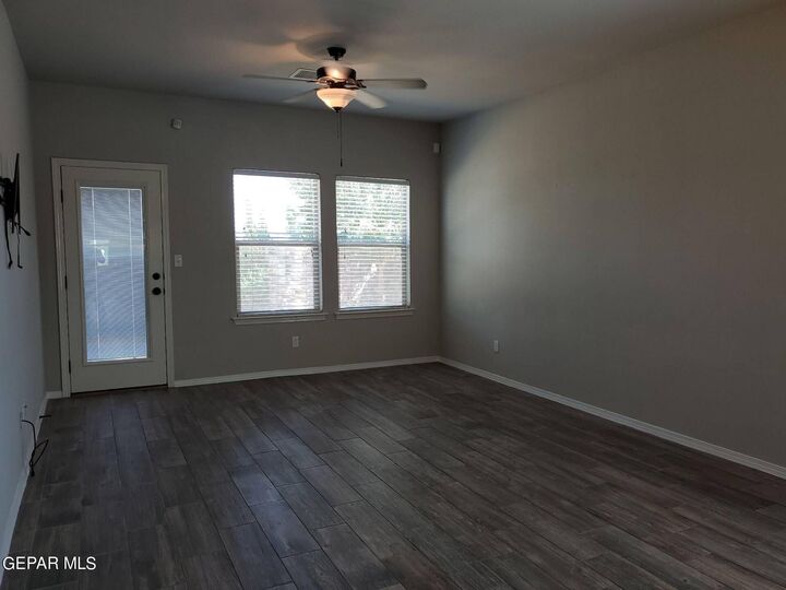 Property Photo:  1000 Aircoupe Way  TX 79928 