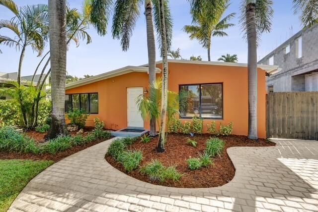 Property Photo:  1632 NE 17th Ave  FL 33305 