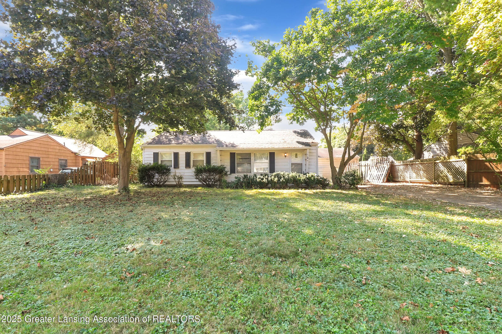 Property Photo:  1542 Ann Street  MI 48823 