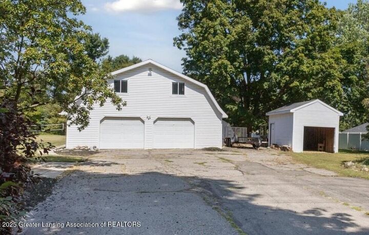 Property Photo: 1877 Packard Highway MI 48813