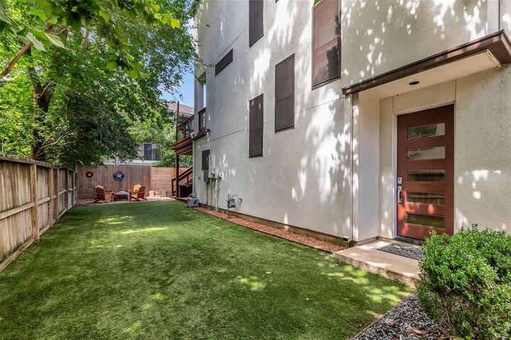 Property Photo: 1403 Cook Street Street TX 77006