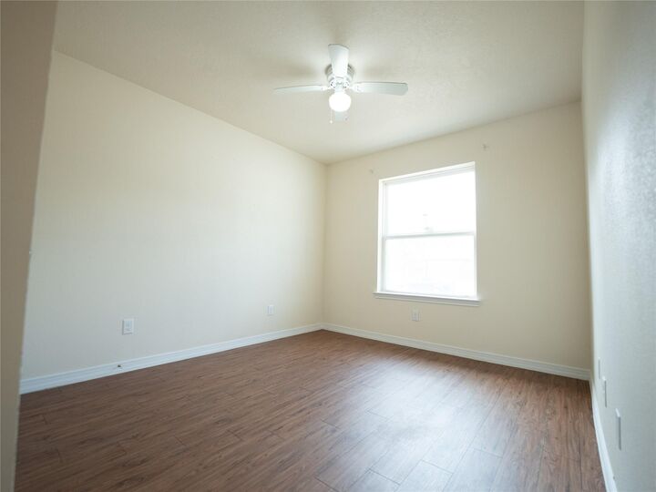 Property Photo: 8814 Shady Vista Ln Lane TX 77028