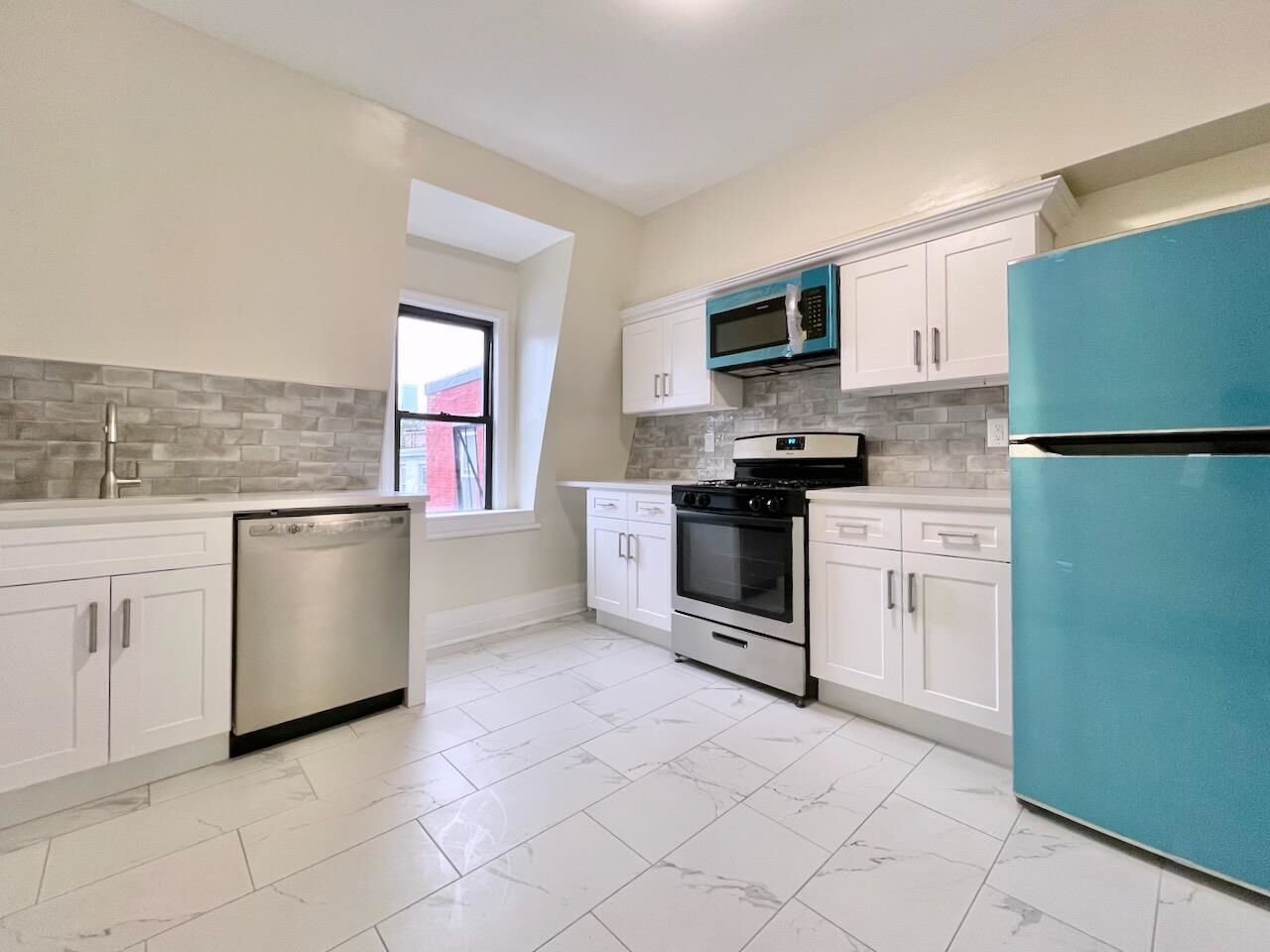 Property Photo:  603 Jersey Ave 4  NJ 07302 