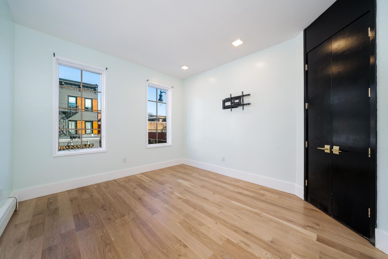Property Photo:  541 Newark Ave 2R  NJ 07306 