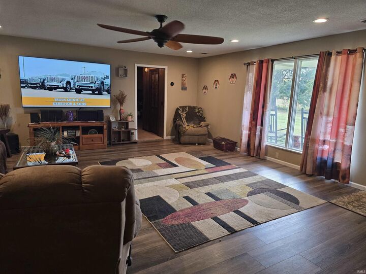 Property Photo: 4291 E Cr 1700 N IN 47523