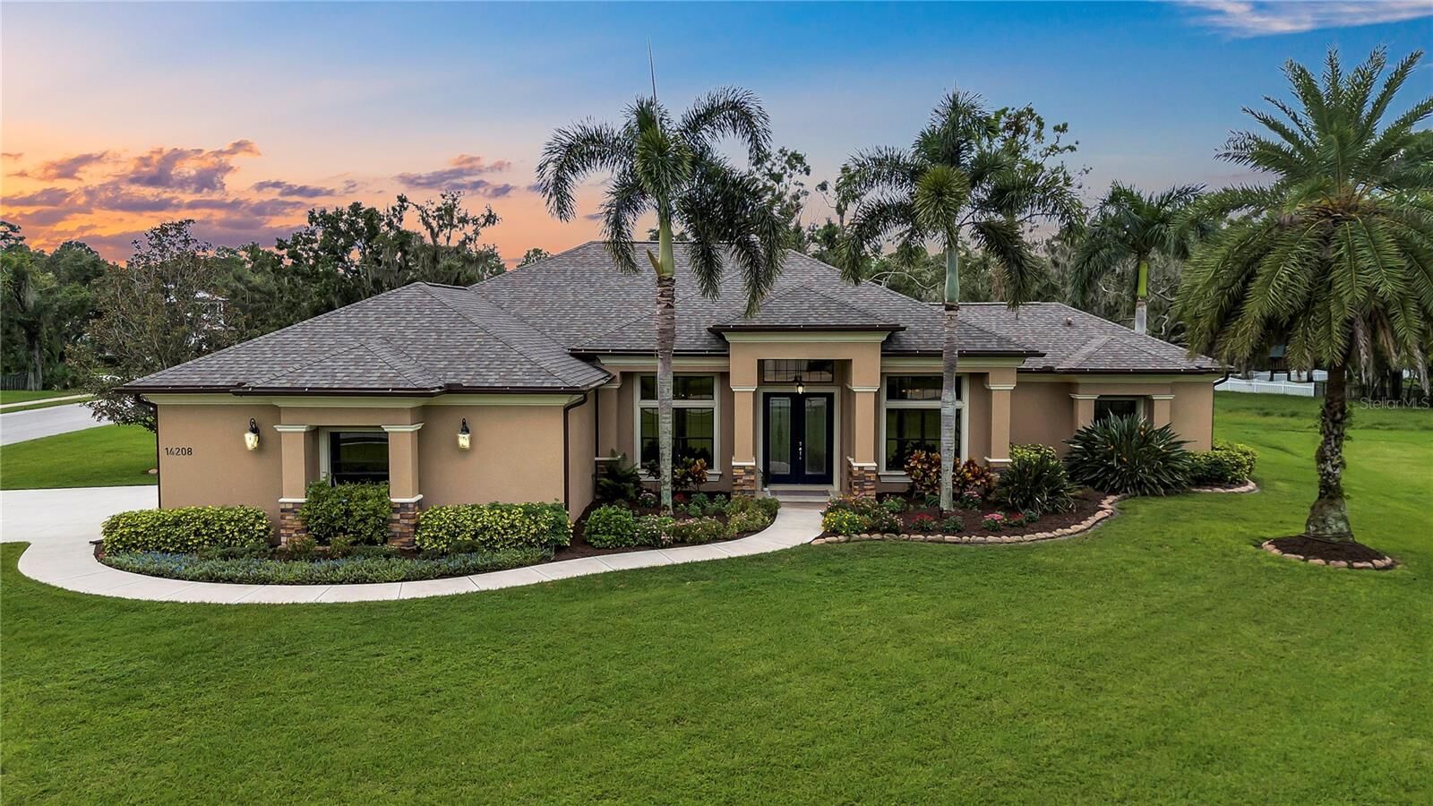 Property Photo: 14208 18th Place E FL 34212