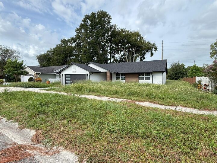 Property Photo:  7808 Clubhouse Estates Drive  FL 32819 