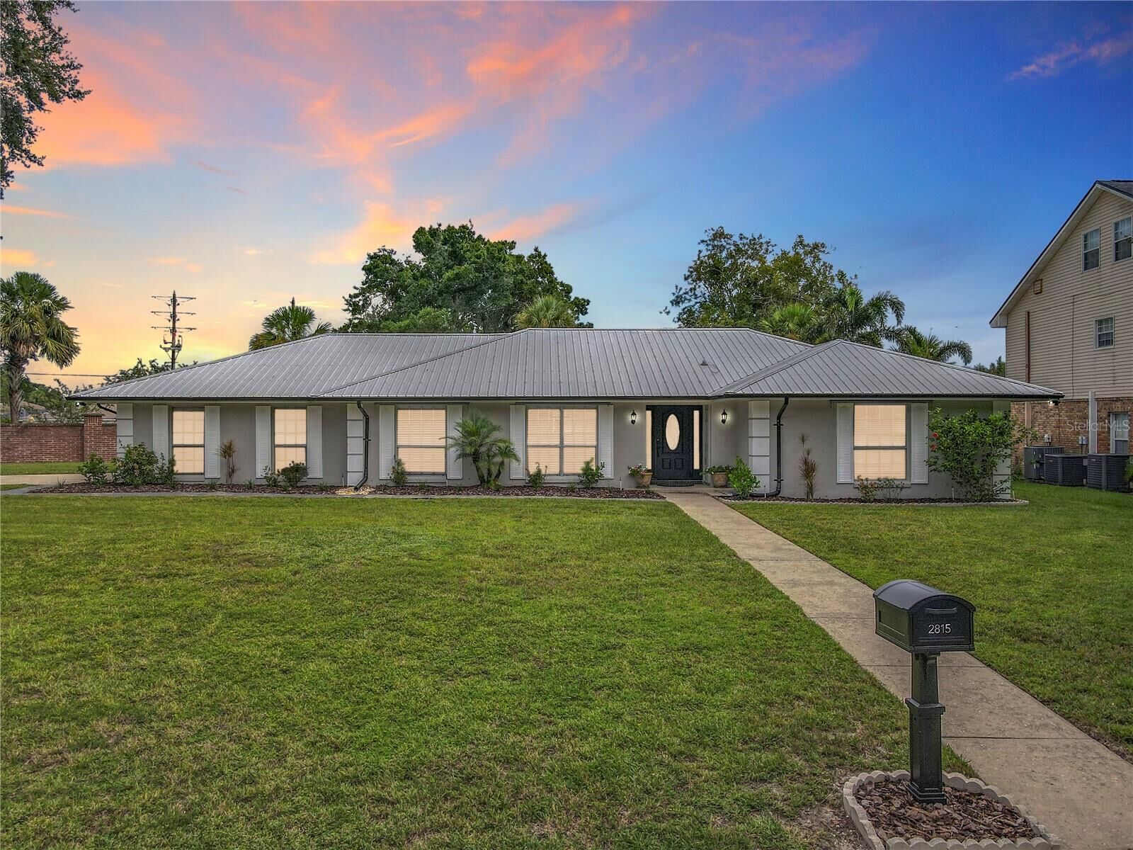 Property Photo: 2815 Montmart Drive FL 32812
