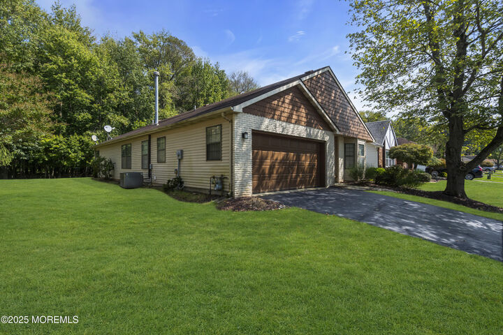 Property Photo:  102 Murray Hill Terrace  NJ 07746 