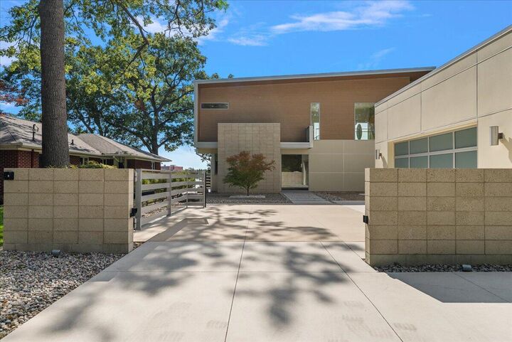 Property Photo: 602 Lawn Avenue MI 49424