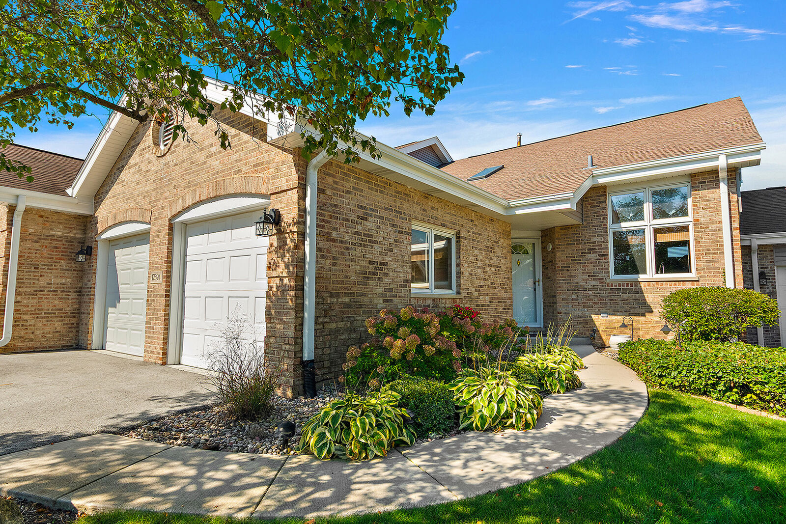 Property Photo:  17394 Brook Crossing Lane  IL 60467 