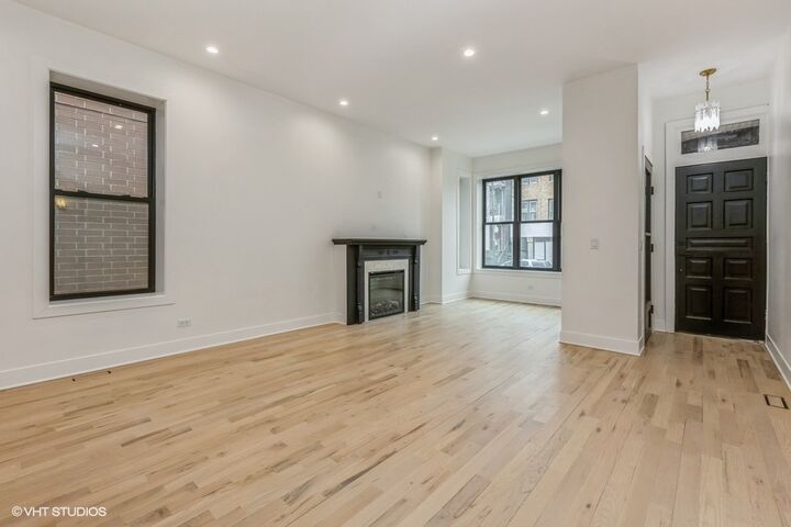 Property Photo:  1053 N Damen Avenue  IL 60622 
