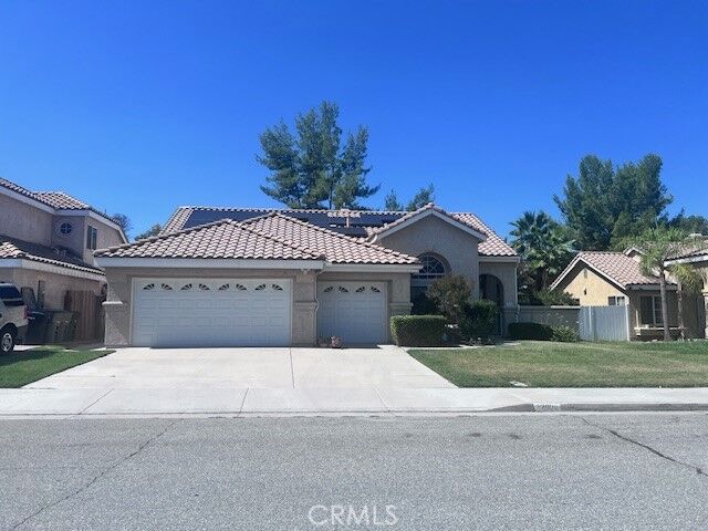 Property Photo:  1252 Avenida Floribunda  CA 92583 