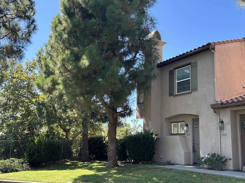 Property Photo:  1371 Sky Ridge Court  CA 92078 