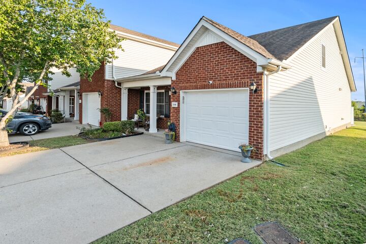 Property Photo:  2090 Caladonia Way  TN 37167 