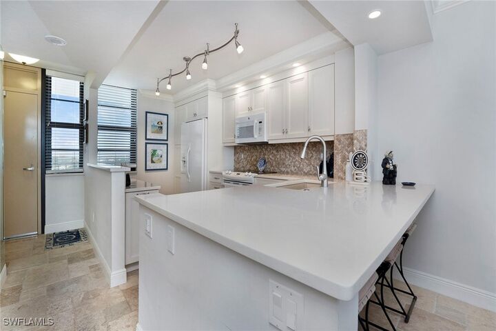 Property Photo:  380 Seaview Court 805  FL 34145 