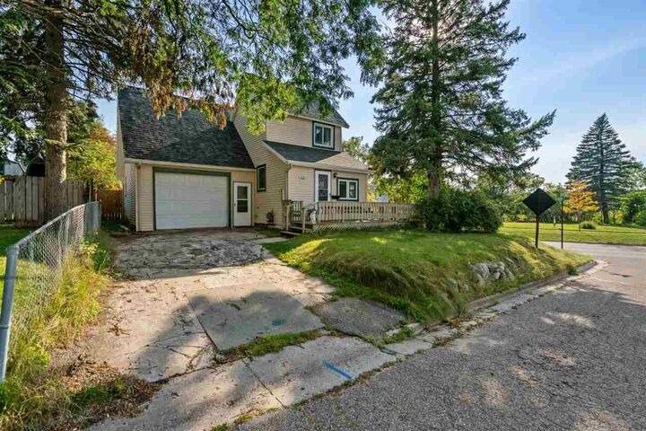 202 Wesley  Petoskey MI 49770 photo