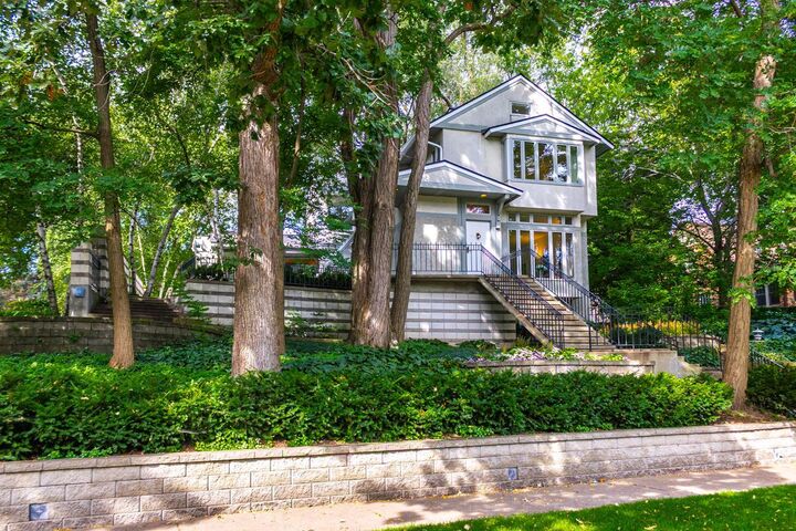 Property Photo:  555 Montcalm Place  MN 55116 