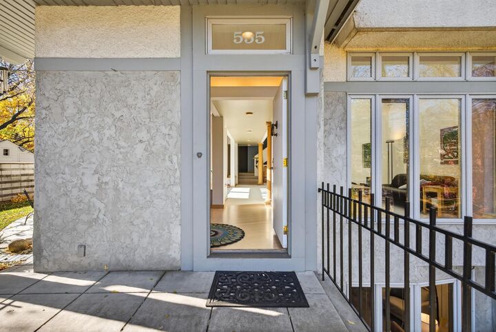 Property Photo:  555 Montcalm Place  MN 55116 