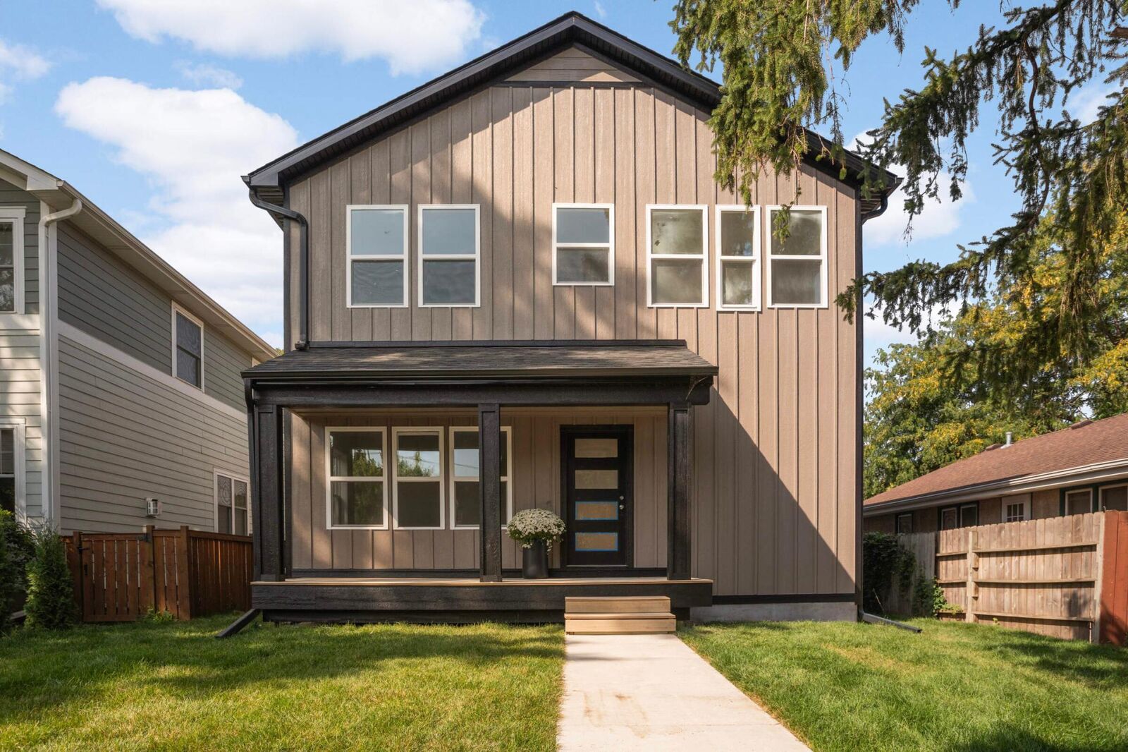 Property Photo:  5216 47th Avenue S  MN 55417 