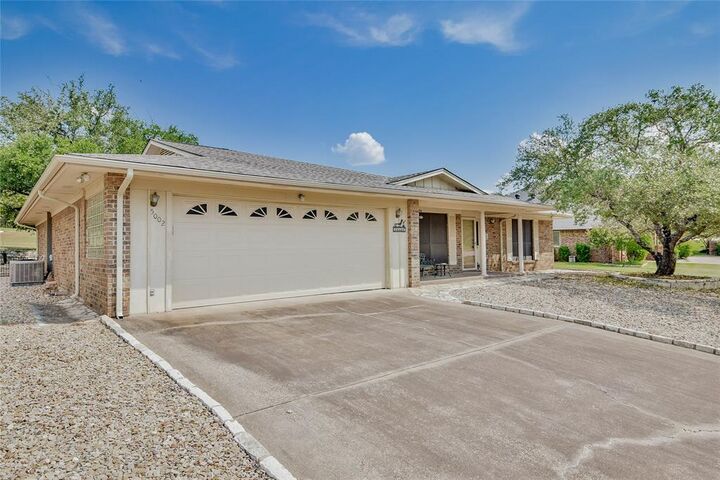 Property Photo:  5002 Elms Court  TX 76049 