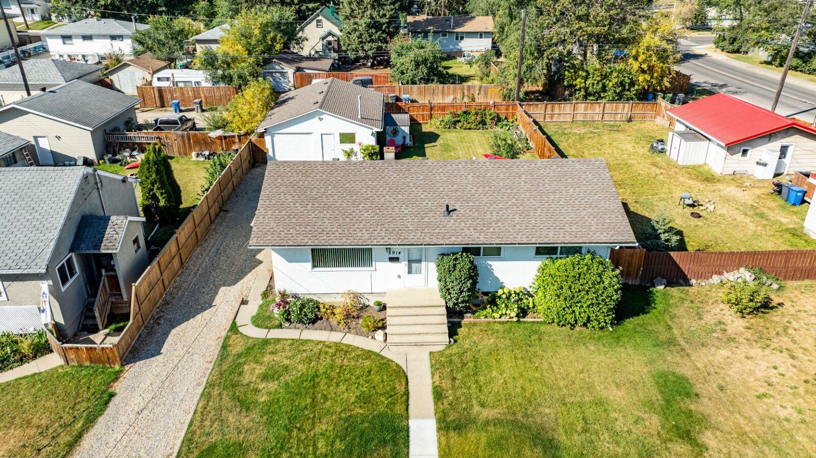 Property Photo: 5914 56 Avenue AB T4N 4R2