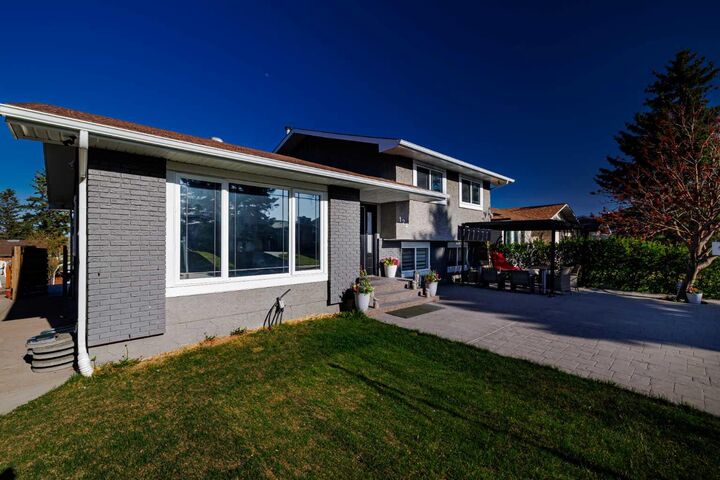 Property Photo: 124 Whiteside Crescent NE AB T1Y 2A7