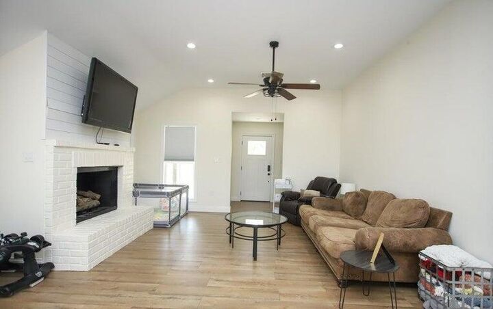 Property Photo:  1003 S 10th St.  LA 71446 