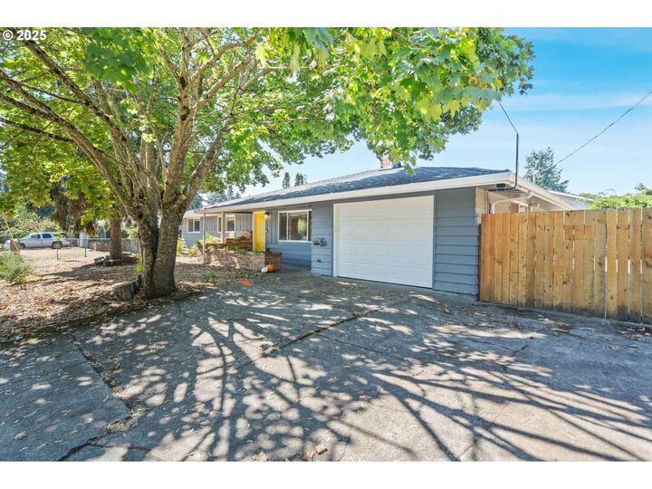Property Photo:  4809 SE 111th Ave  OR 97266 