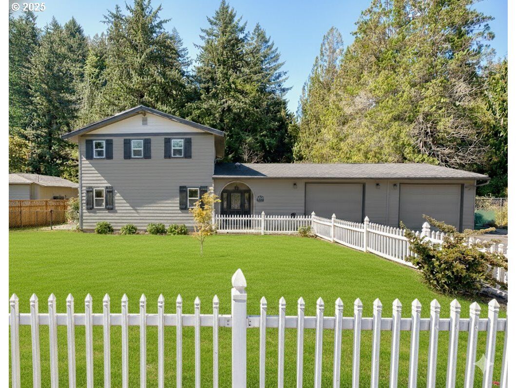 Property Photo:  602 NE Blair Rd  WA 98671 